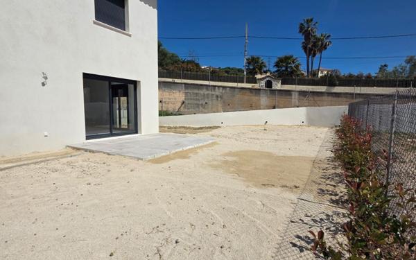 Maison à louer    4 pièces • 100 m2 Nice