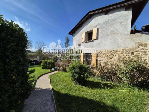 Le charme de l’ancien, l’espace d’une maison familiale et un jardin pour en profiter pleinement…