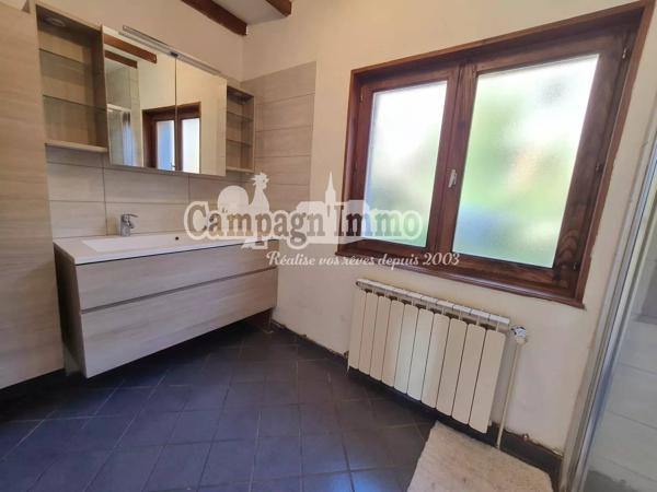 Le charme de l’ancien, l’espace d’une maison familiale et un jardin pour en profiter pleinement…