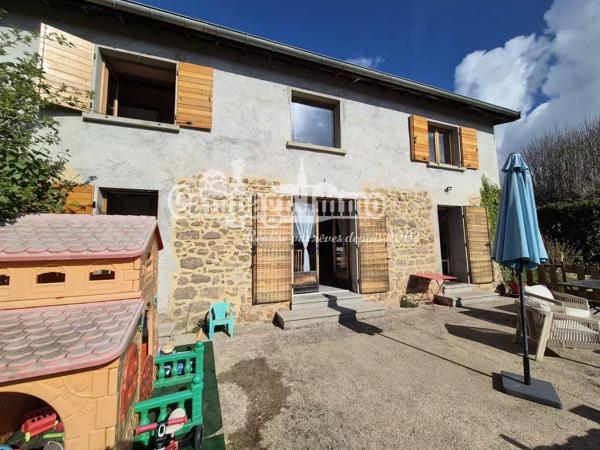 Le charme de l’ancien, l’espace d’une maison familiale et un jardin pour en profiter pleinement…