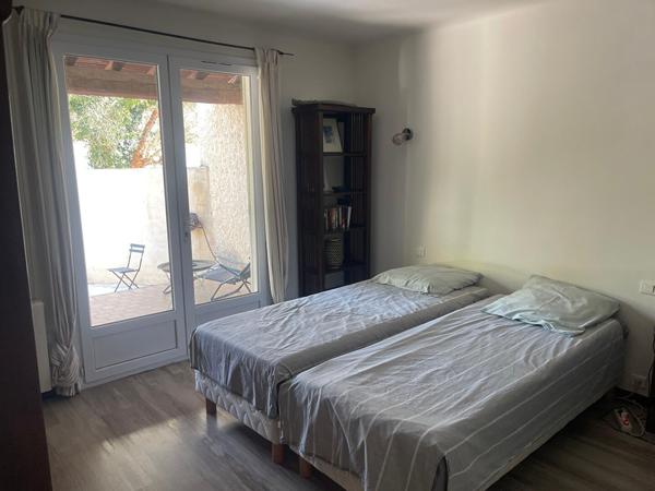 AVIGNON - CHATEAUNEUF DE GADAGNE - MAISON AU CALME EN FOND IMPASSE DE 104 M² SURF HAB SUR 415 M² DE TERRAIN 2 CHAMBRES EN PLAIN PIED!