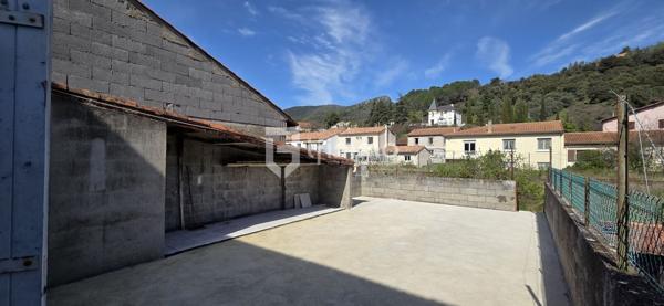 Immeuble 2 logements et garage de 120 m2
