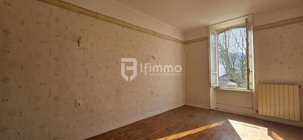 Immeuble 2 logements et garage de 120 m2