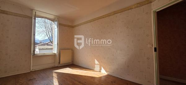 Immeuble 2 logements et garage de 120 m2