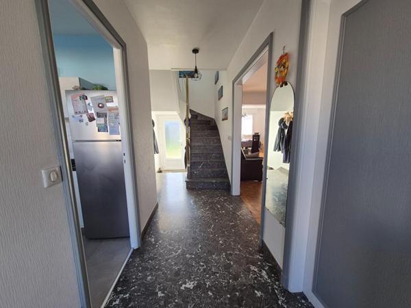 Belle maison rénovée de 117 m² + grand potentiel d'aménagement - Lanester (Morbihan) à 400 m du centre  - 7 min de Lorient  - 8 min de Caudan - 10 min d'Hennebont - 8 min de la mer