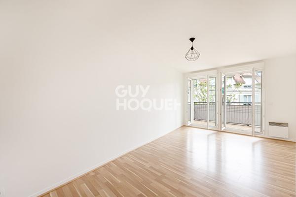Appartement baigné de lumière avec balcon