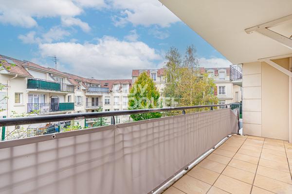 Appartement baigné de lumière avec balcon