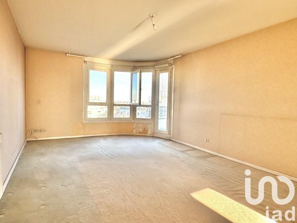 Appartement 3 pièces de 69 m² à Le Bourget (93350)