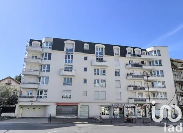 Appartement 3 pièces de 69 m² à Le Bourget (93350)
