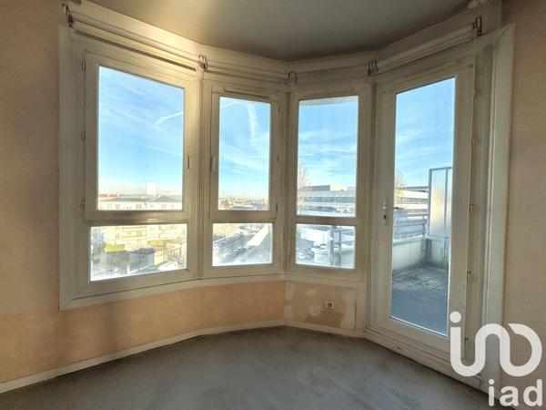 Appartement 3 pièces de 69 m² à Le Bourget (93350)