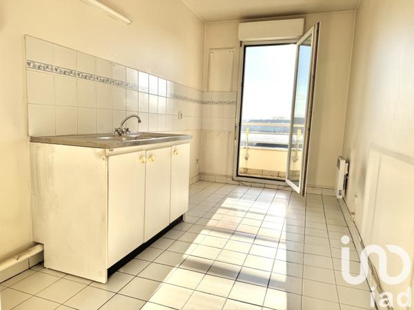 Appartement 3 pièces de 69 m² à Le Bourget (93350)
