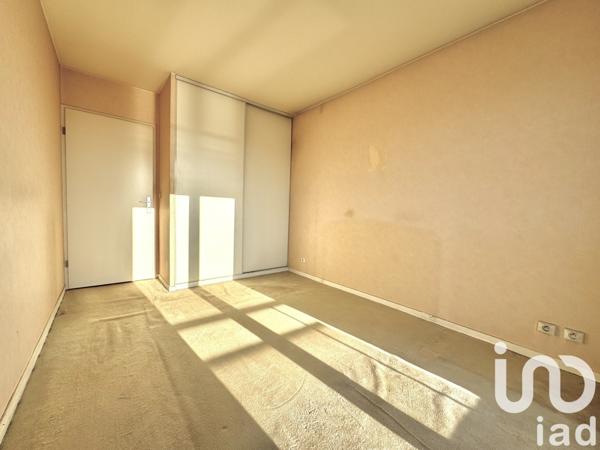 Appartement 3 pièces de 69 m² à Le Bourget (93350)