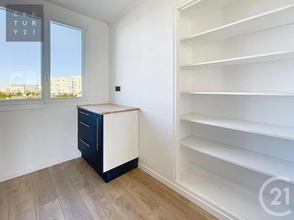 Appartement F4 à vendre  4 pièces - 63 m 2   TROYES  - 10