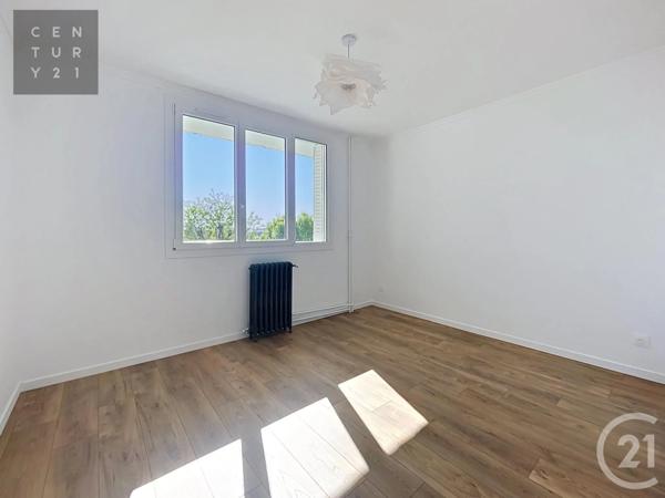 Appartement F4 à vendre  4 pièces - 63 m 2   TROYES  - 10