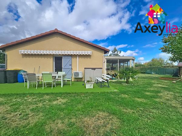 A VENDRE - RENAISON - MAISON DE PLAIN PIED AVEC 5 CHAMBRES ET GARAGE