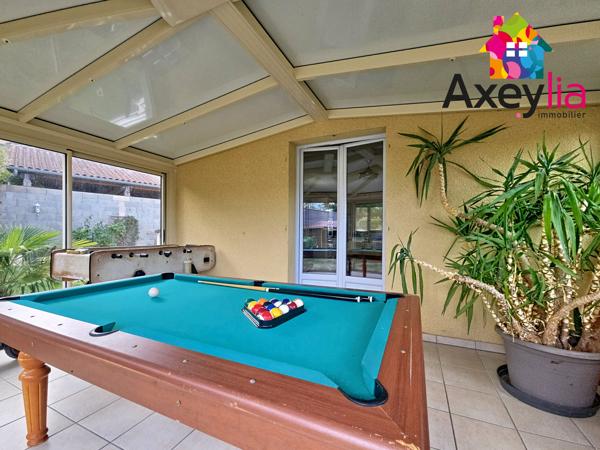 A VENDRE - RENAISON - MAISON DE PLAIN PIED AVEC 5 CHAMBRES ET GARAGE