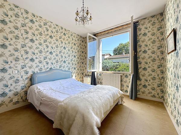 A vendre quartier prisé (Beausoleil Haut) Montauban 82 maison d'architecte 4 chambres 1 bureau garage jardin arboré