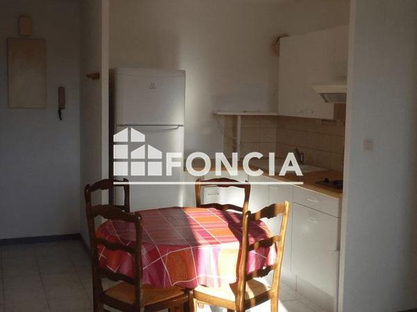 Location Appartement 2 pièces 38.4 m² - 75 ROUTE DE GENCAY Poitiers 86000