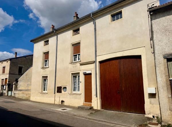 MAISON DE VILLAGE 3 CHAMBRES AVEC GRANGE