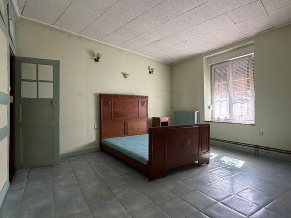 MAISON DE VILLAGE 3 CHAMBRES AVEC GRANGE