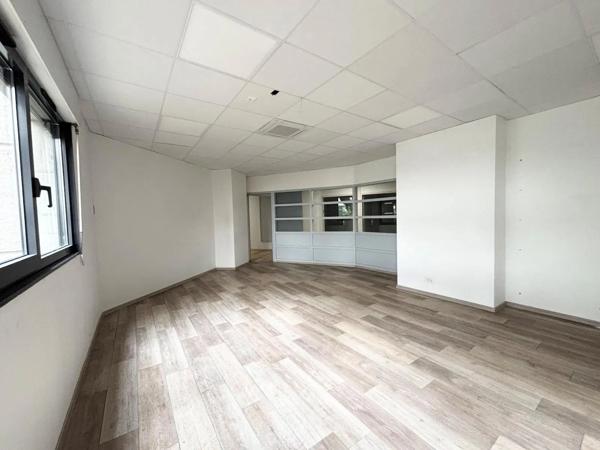 Local professionnel à louer 602.97m² Montbéliard (25200)