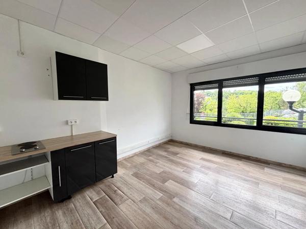 Local professionnel à louer 602.97m² Montbéliard (25200)