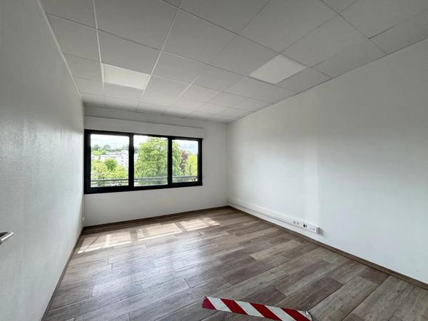 Local professionnel à louer 602.97m² Montbéliard (25200)