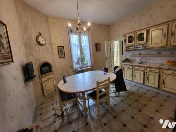 QUARTIER JAMIN - maison de ville avec cour et garage