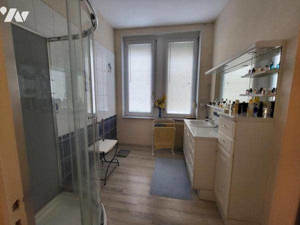 QUARTIER JAMIN - maison de ville avec cour et garage