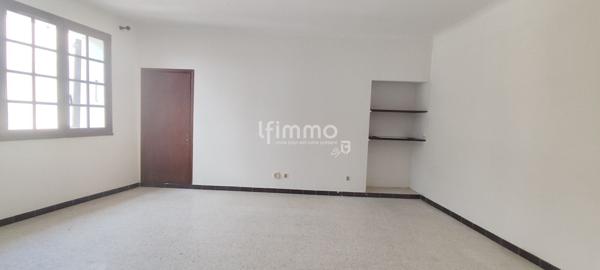 Maison 2 chambres accès balcon.