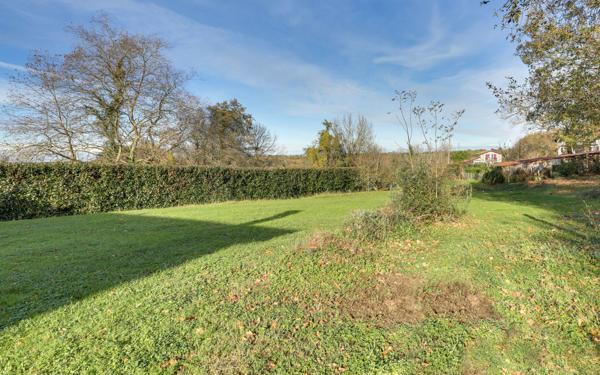 Terrain à vendre    Saint-Pée-sur-Nivelle