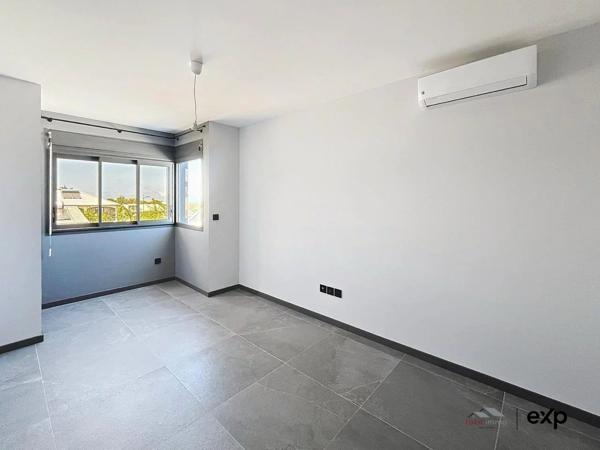 VILLA DE STANDING RECENTE PROCHE SAINT-PIERRE