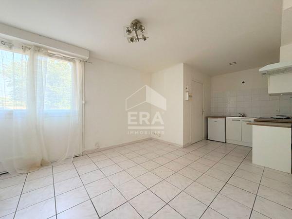 A LOUER LE PUY STE REPARADE 13610 APPARTEMENT DE TYPE 2 PIECES D'ENVIRON 33M²