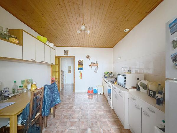 Appartement 4 pièce(s), DE 85M2 PLUS 43M2 de combles pouvant etre aménageables