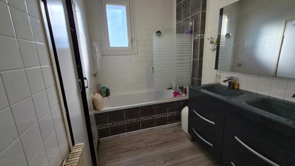 Maison à vendre 5 chambres à SAINT CHRISTOL LES ALES (30380)