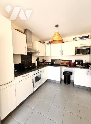 APPARTEMENT 70.39 M² AVEC TERRASSE - TREZ-HIR - 5 MN DE LA PLAGE