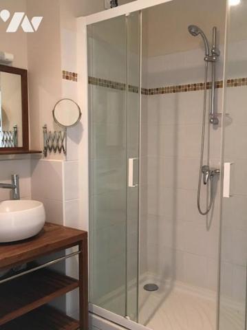 APPARTEMENT 70.39 M² AVEC TERRASSE - TREZ-HIR - 5 MN DE LA PLAGE