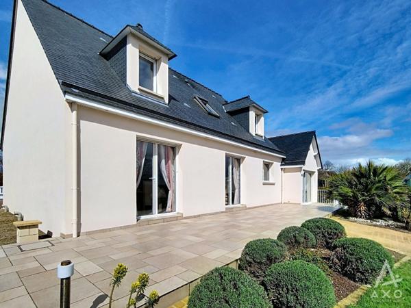 Maison familiale avec vie de plain-pied  130 m²  Double garage  12 min de Saint-Lô