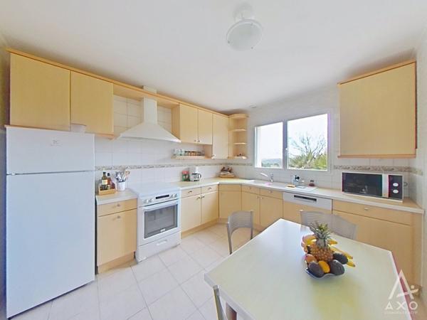 Maison familiale avec vie de plain-pied  130 m²  Double garage  12 min de Saint-Lô