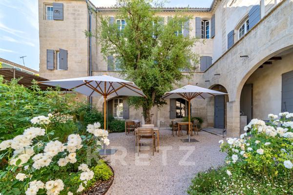 Hôtel Particulier du XVIIe siècle entièrement restauré en coeur de village