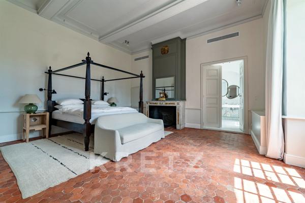 Hôtel Particulier du XVIIe siècle entièrement restauré en coeur de village