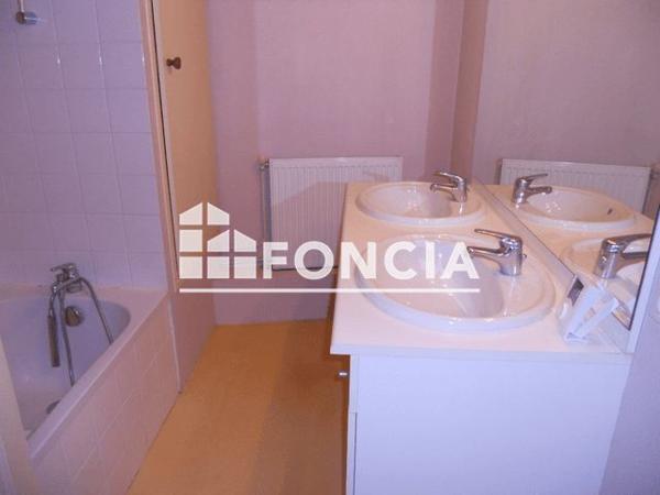 Location Appartement 3 pièces 75.38 m² - 14 16 RUE MAGENTA Poitiers 86000