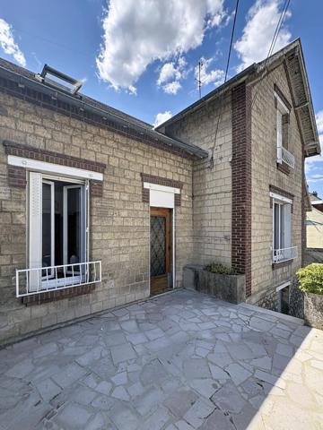 Jolie maison de ville proche gare et commerces