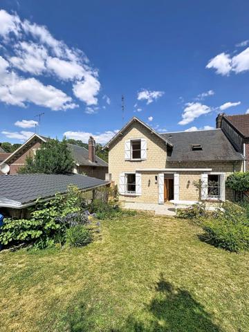 Jolie maison de ville proche gare et commerces