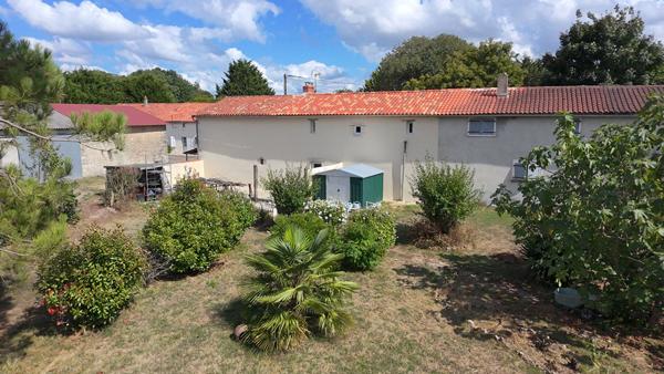 Longère rénovée 96 m2 avec extension possible + 70 m2