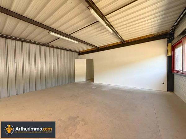 Location Local commercial 300 m2 à La Tour-du-Pin