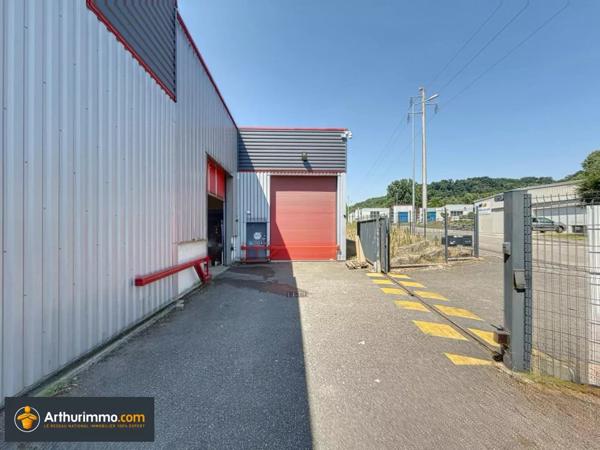 Location Local commercial 300 m2 à La Tour-du-Pin