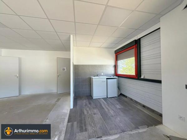 Location Local commercial 300 m2 à La Tour-du-Pin