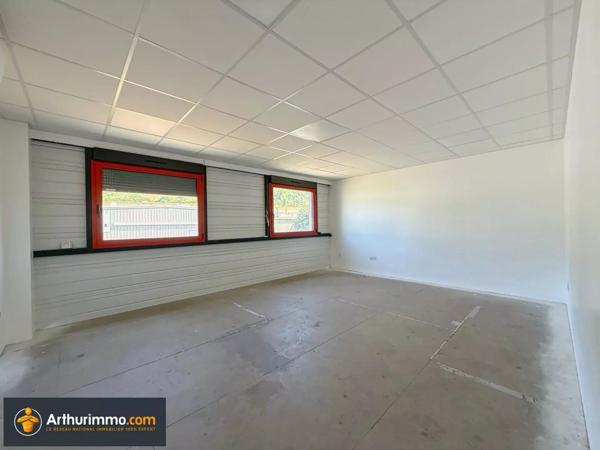 Location Local commercial 300 m2 à La Tour-du-Pin