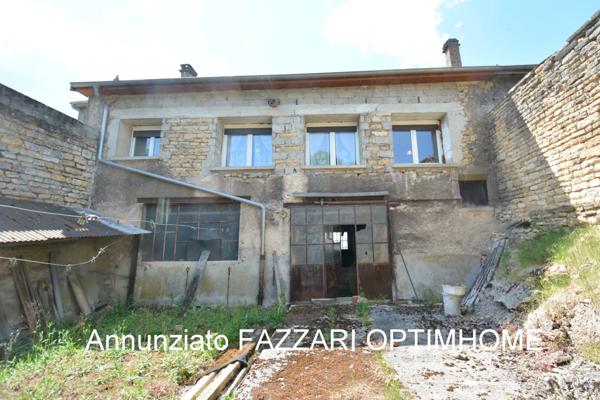 À vendre : Spacieuse maison à Stenay – Rue calme, proche centre-ville – Frontière Belgique / Luxembourg 📍 Stenay (55700) – Meuse – Région Grand Est